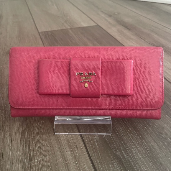 Prada Long Wallet Pink with chain - Picture 1 of 8